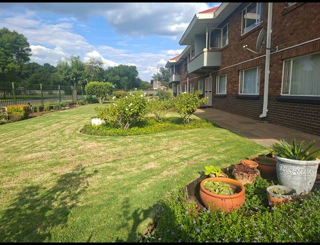 2 BEDROOM FLAT FOR SALE IN THREE RIVERS